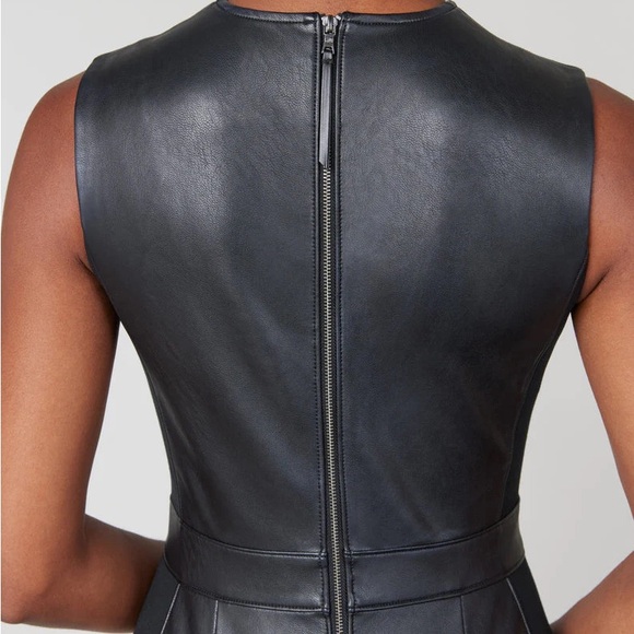 SPANX‎ Leather-Like Combo Fitted Dress - Classic Black - Picture 4 of 6